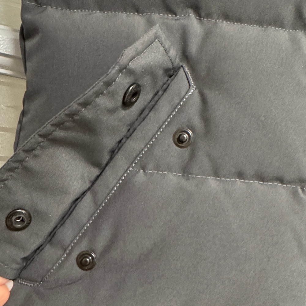 Canada Goose grey Puffer Vest - Picture 4 of 15